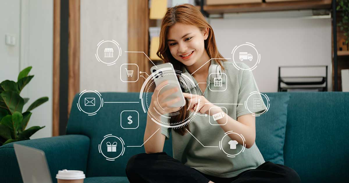 Woman with phone depicting omnichannel marketing strategy